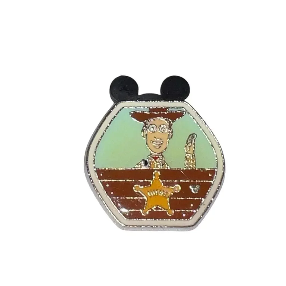 Disney Hidden Mickey 2012 Woody Sheriff Pin‎ Toy Story Disneyland Trading